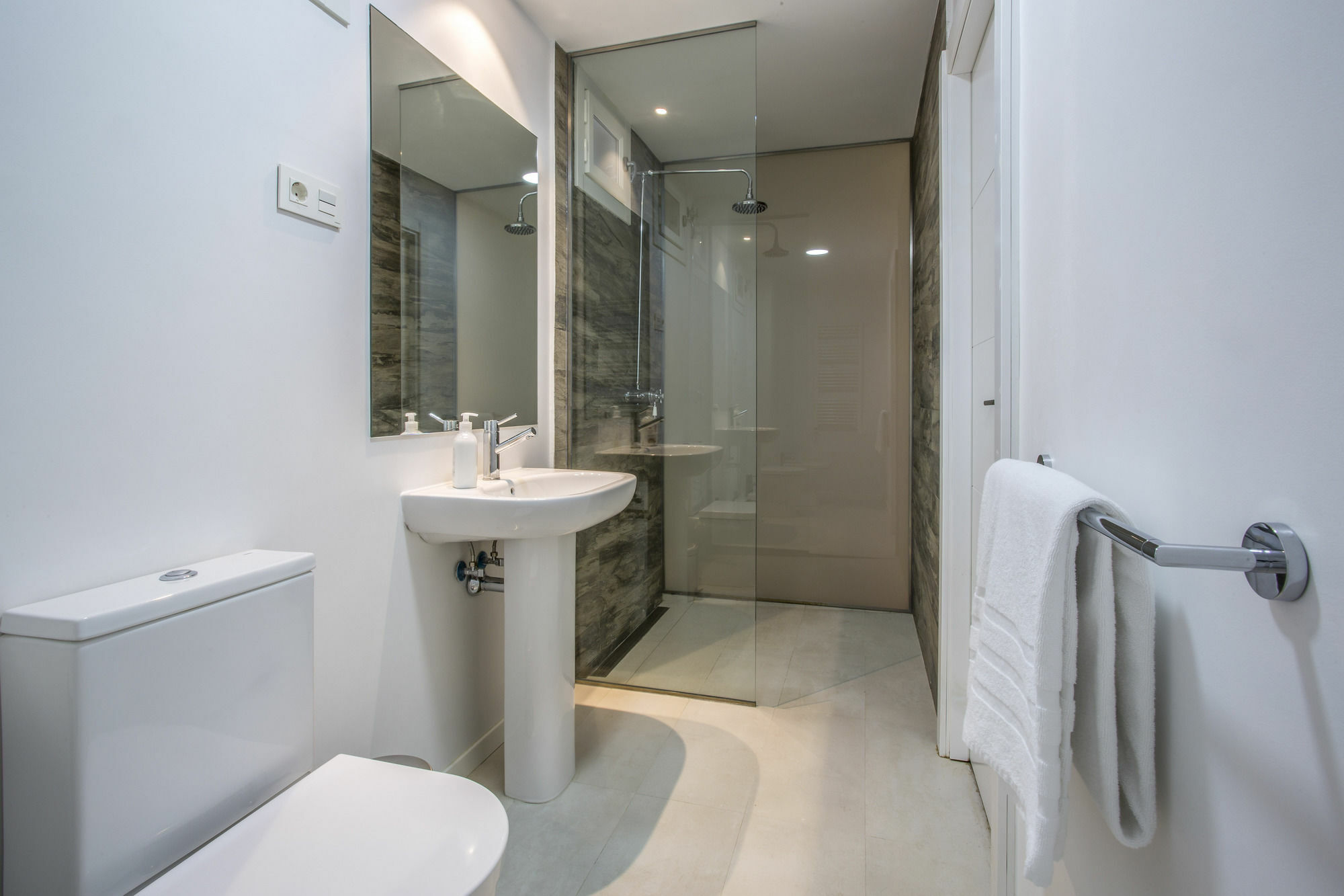Slow Suites Luchana Madrid Exterior photo