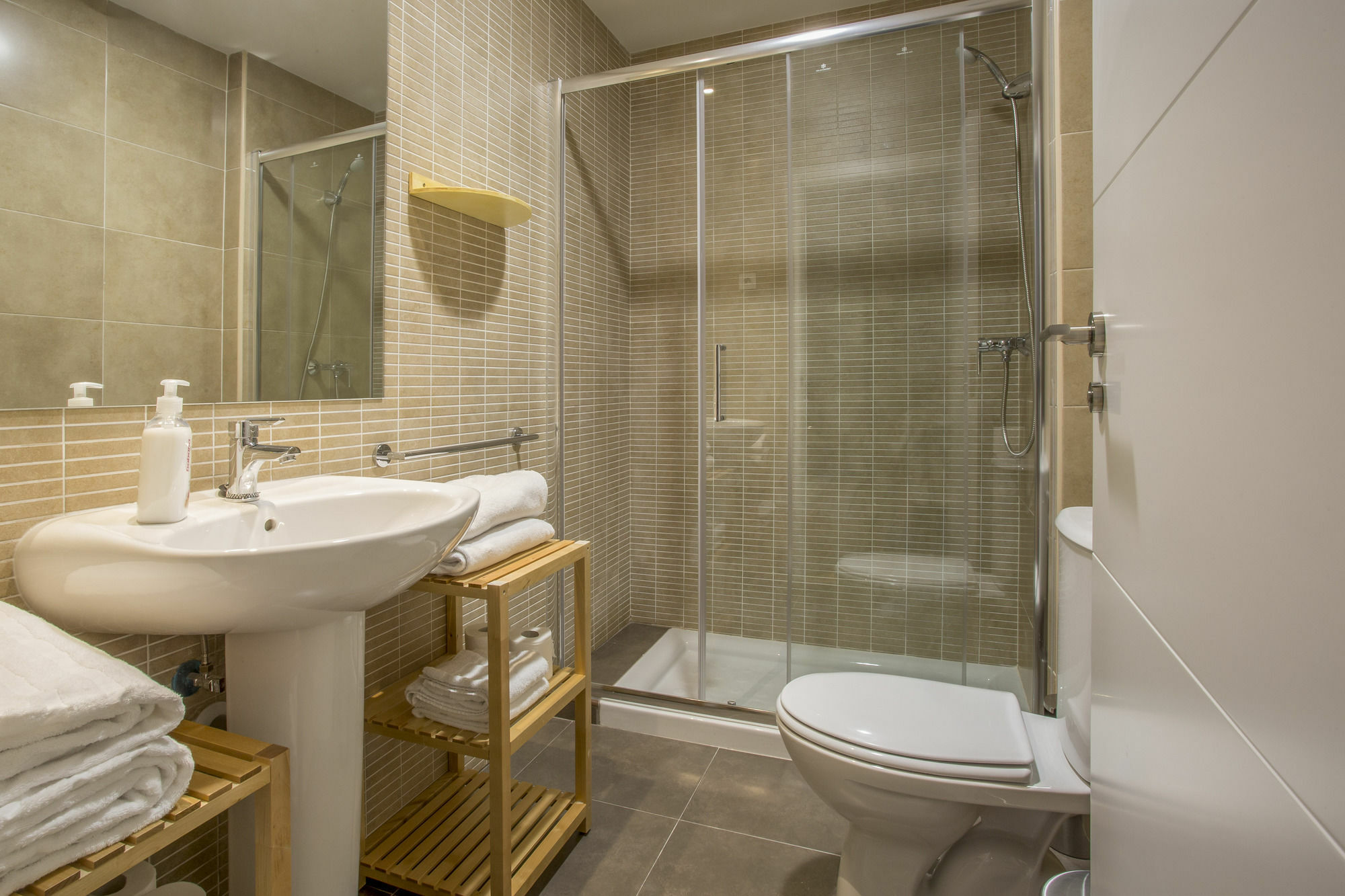 Slow Suites Luchana Madrid Exterior photo